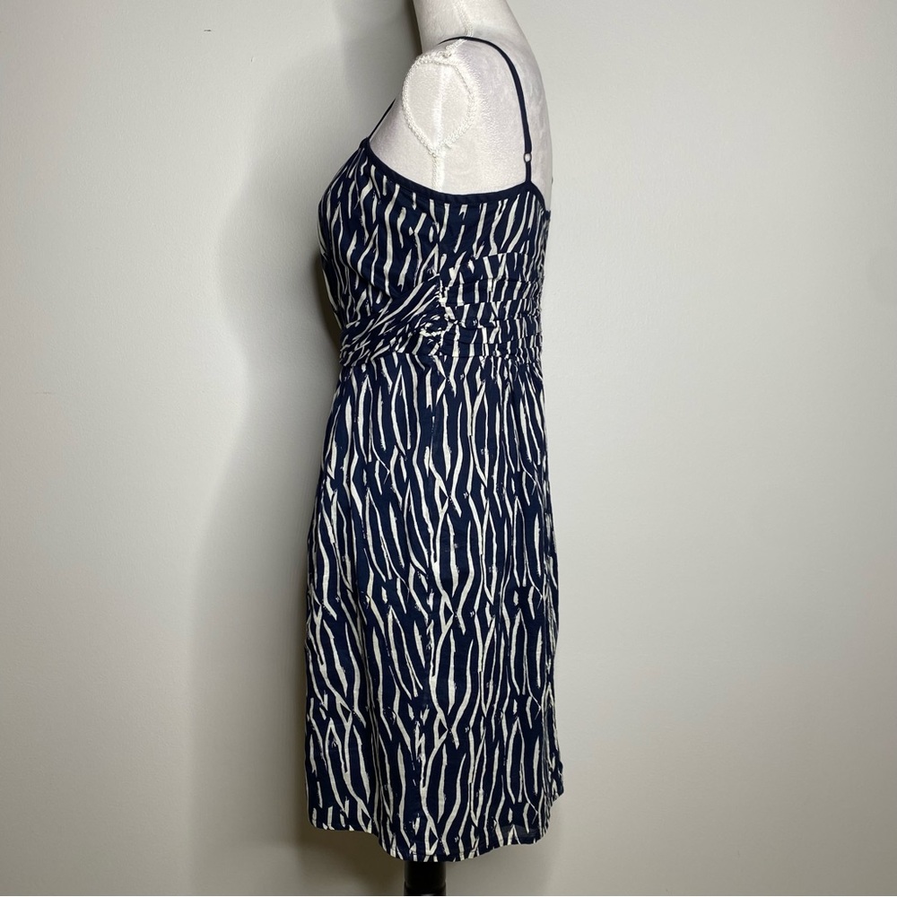 Ann Taylor LOFT spaghetti strap (adjustable) navy & cream dress size 6 - Picture 3 of 7